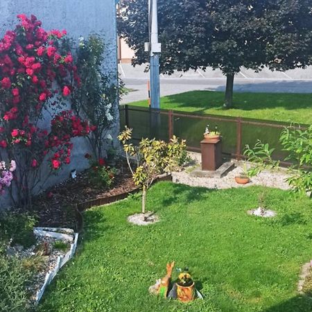 Utulny Privat Lägenhet Veľký Meder Exteriör bild