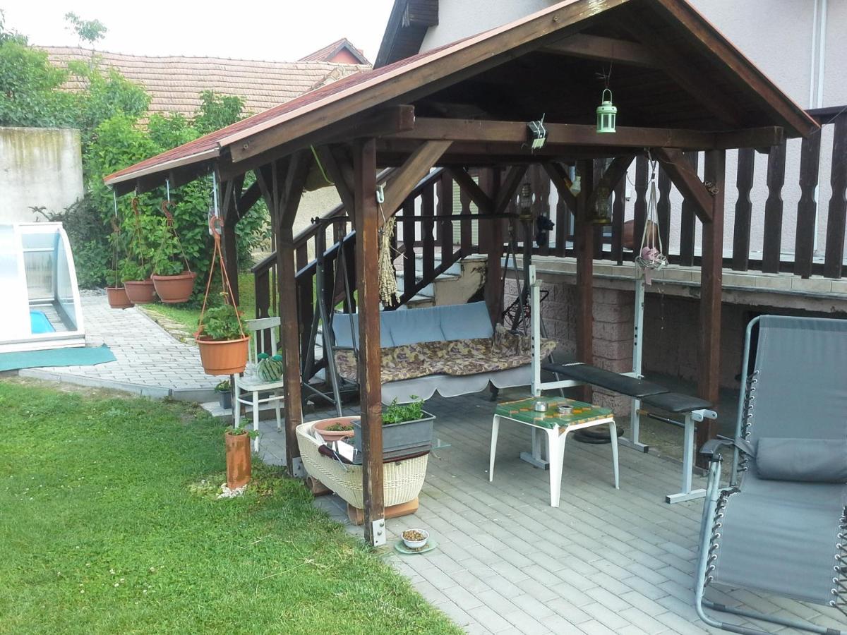 Utulny Privat Lägenhet Veľký Meder Exteriör bild