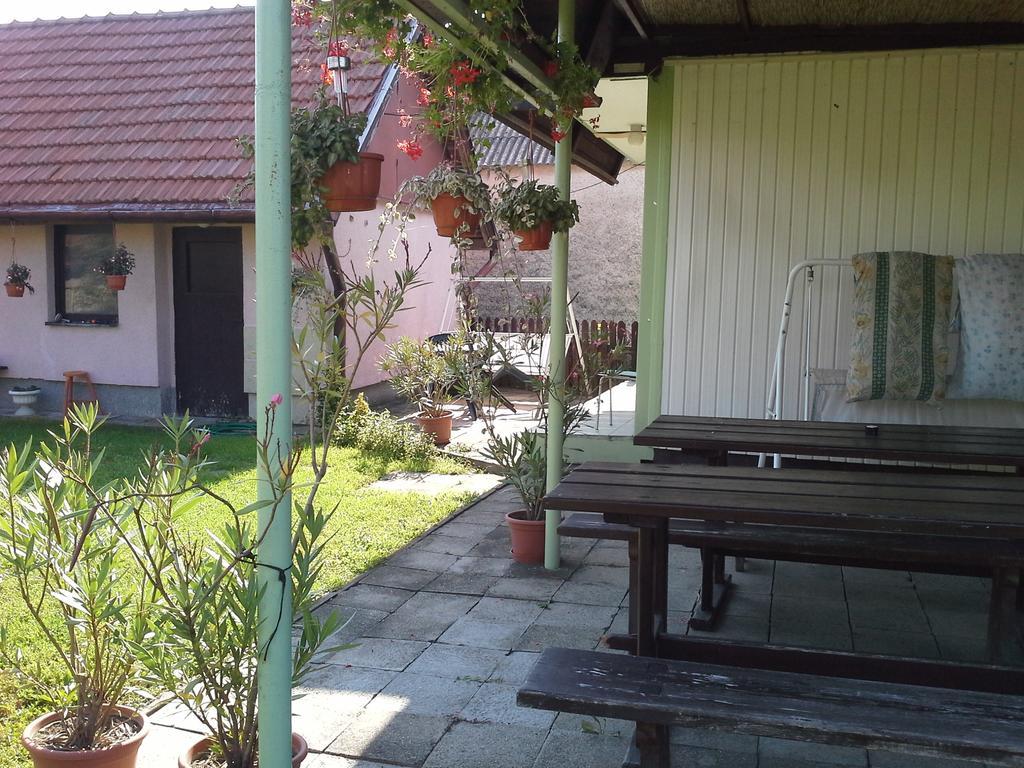 Utulny Privat Lägenhet Veľký Meder Exteriör bild
