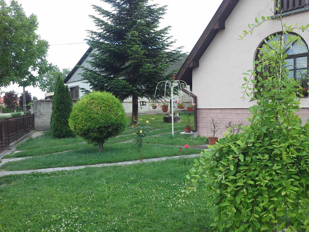Utulny Privat Lägenhet Veľký Meder Exteriör bild